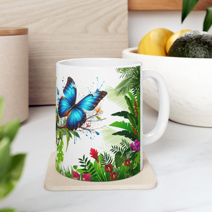 Taza de café con tucán y mariposa - Vibras tropicales